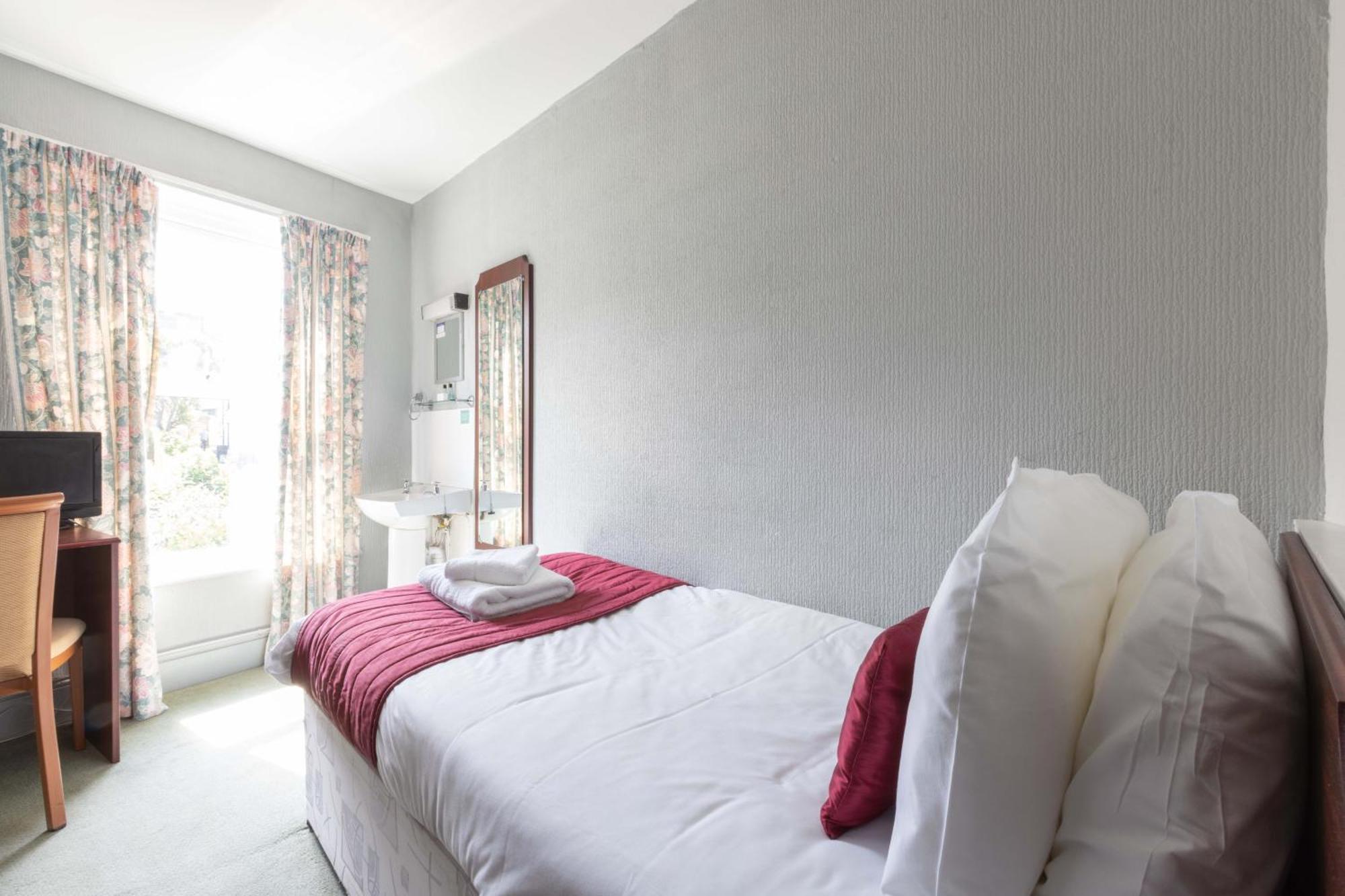 Dilkhusa Grand Hotel By Compass Hospitality 일프러컴 객실 사진